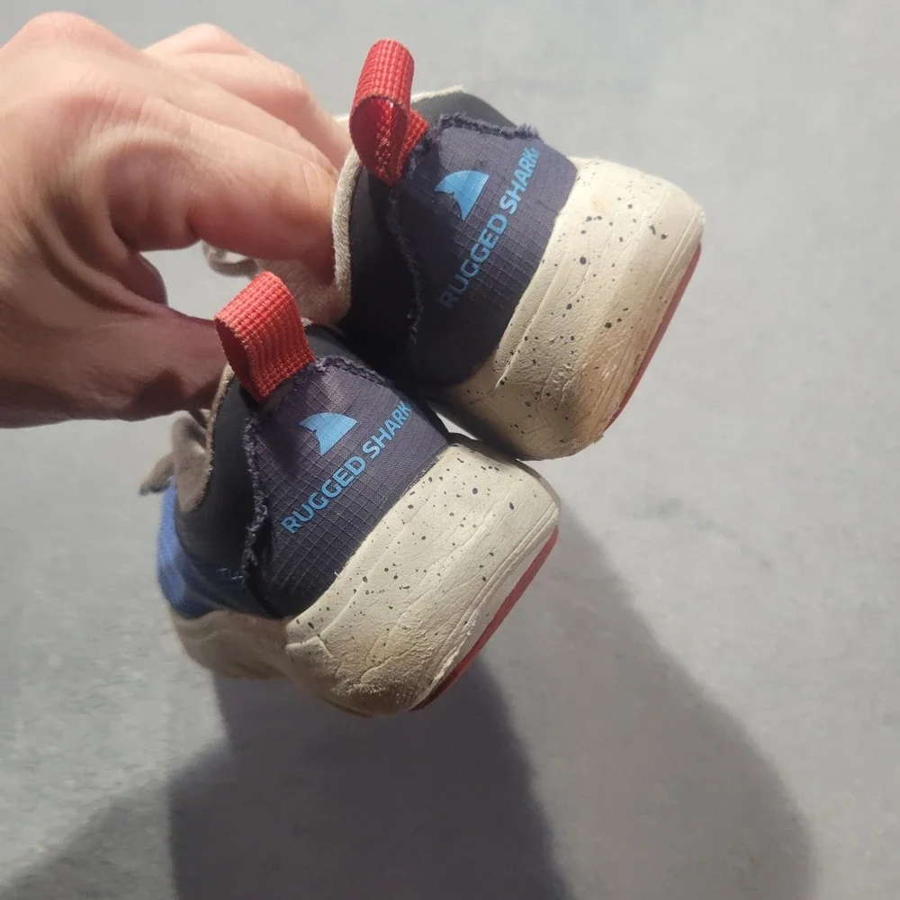 Rugged Shark Sneakers Kids‎ Size 9 Blue Red Athletic Running Speckled Sole Shoes
